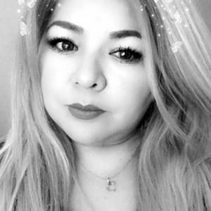 Meet your Posher, Claudia